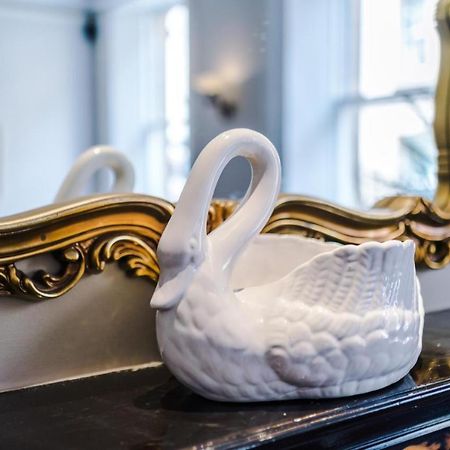 The White Swan Hotel Галифакс Экстерьер фото
